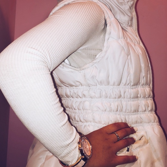 White vest - Picture 2 of 2